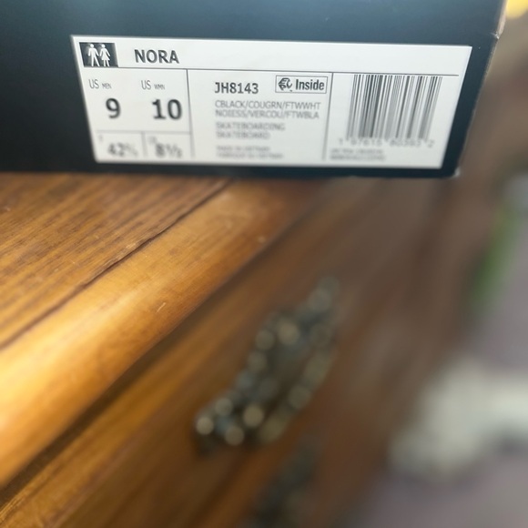 BRAND NEW- Adidas Men's/Woman’s NORA Black and Green Sneakers - Picture 10 of 10